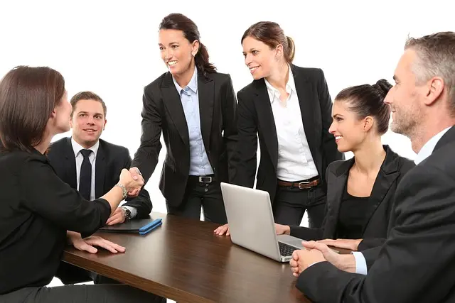 Comment le Leadership Inspirant Réduit le Stress au Travail